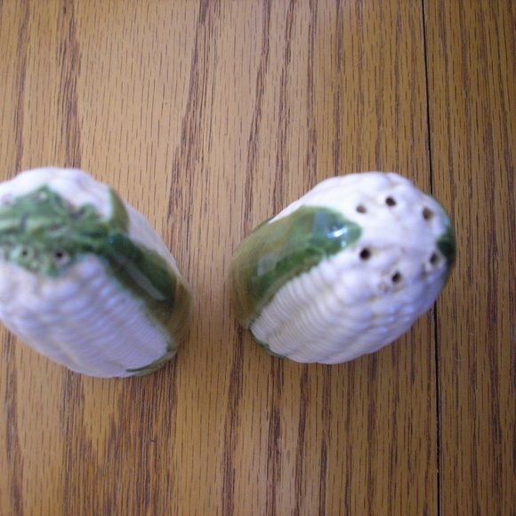 Vintage Ceramic Salt/ Pepper Shakers Ears of Corn - Picture 5 of 5